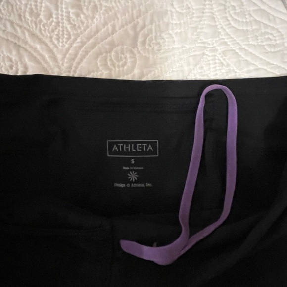 Athleta Black Skirted Crop Leggings, ruched sides, reflective markings, Small - Picture 6 of 9